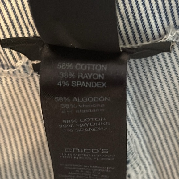 Chico's So Slimming Brigette Striped Slim Shorts Size 8 - Picture 7 of 13